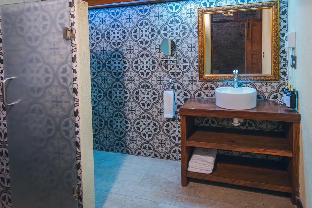 Koupelna v ubytování Hotel Boutique Casa Altamira
