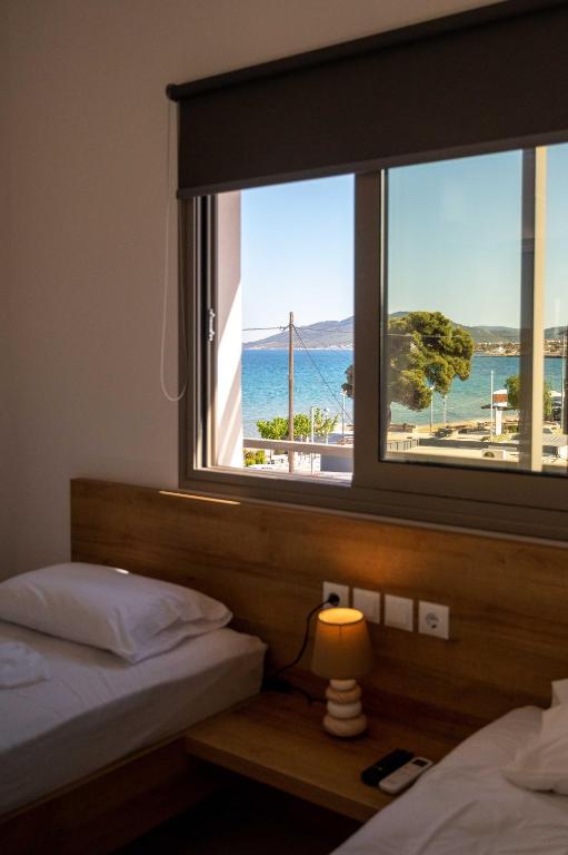 FINIKAS Suites & Apartments 10min from Athens Airport - Appartement Met Uitzicht Op De Tuin