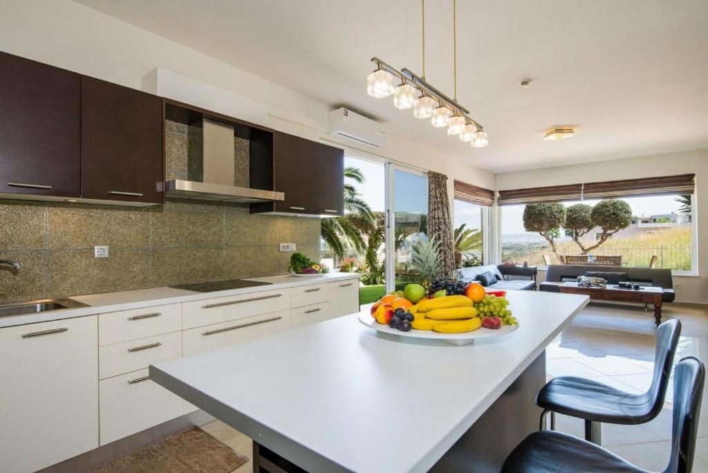 Kuchyňa alebo kuchynka v ubytovaní Villa Elina Luxury Residence