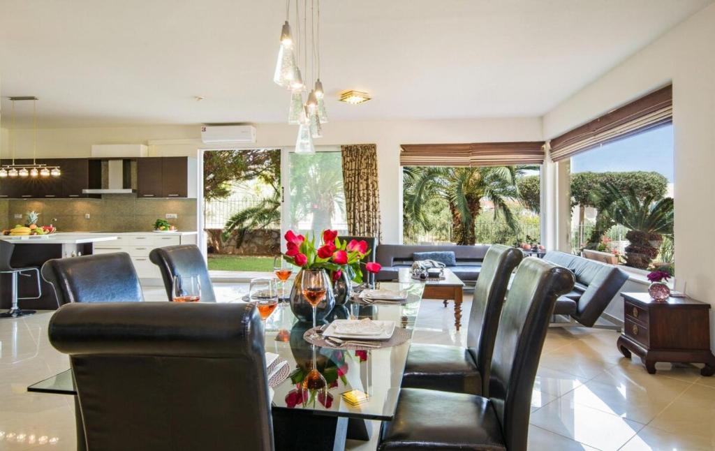 Posedenie v ubytovaní Villa Elina Luxury Residence