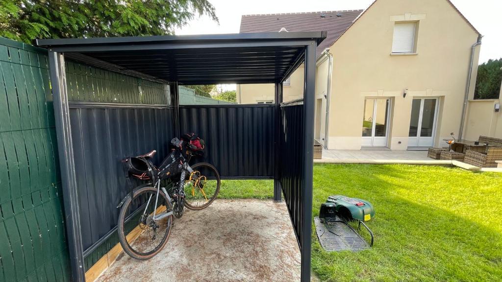 Jízda na kole v ubytování Chambre Escapade - SDB WC Privatif - Entrée autonome - Grande TV NETFLIX nebo okolí