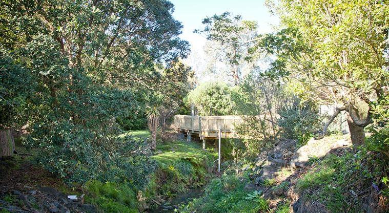 Big Save at St Lukes Quiet House - Resim 11