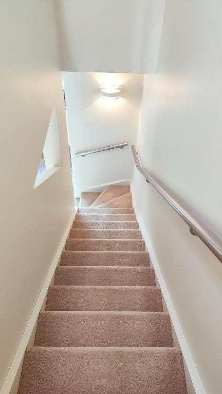 Big Save at St Lukes Quiet House - Resim 31