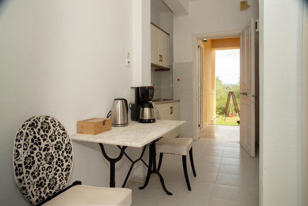Coffee and tea making facilities at MEL