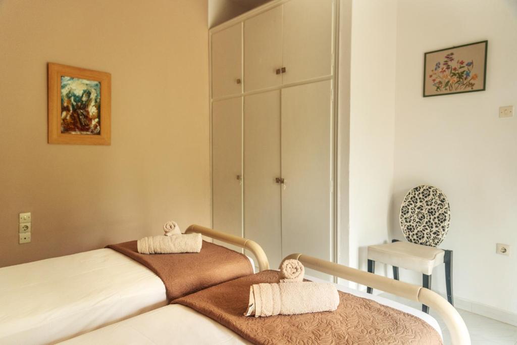 A bed or beds in a room at MEL