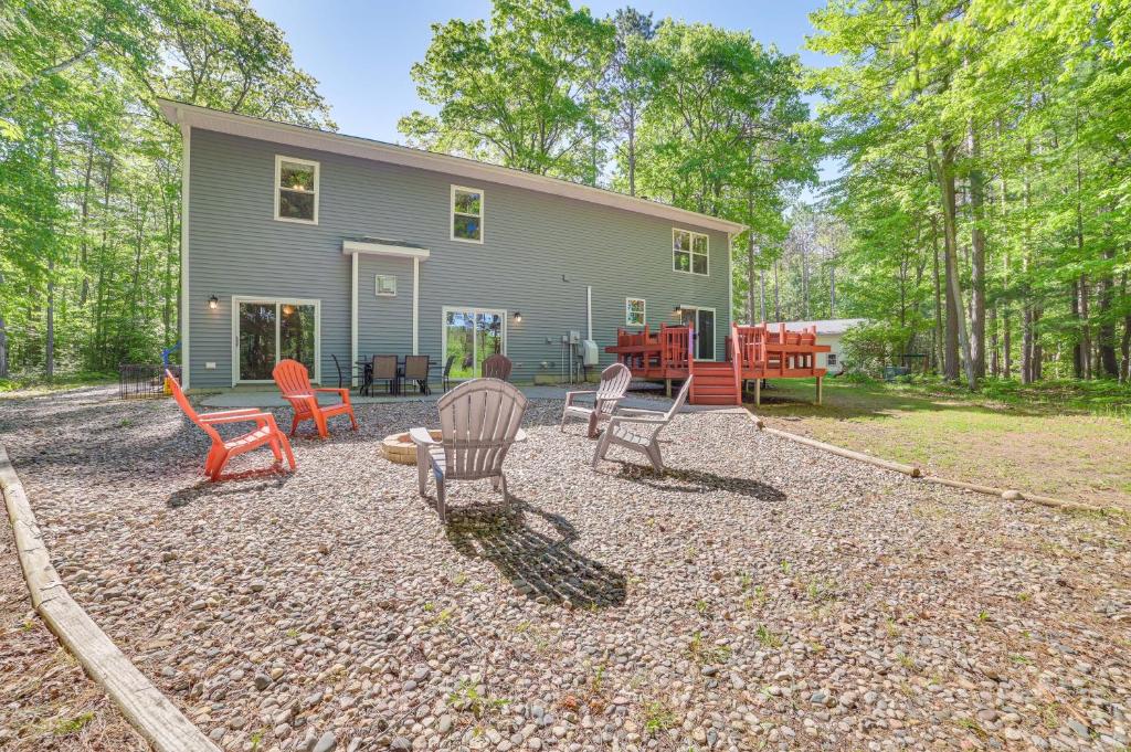 Gallery image of Tranquil Home on Fowler Lake with Private Boat Dock! in Gaylord