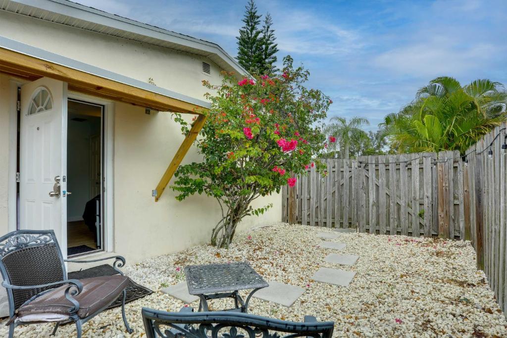 PetFriendly Stuart Studio Less Than 3 Mi to Downtown!, Stuart (updated