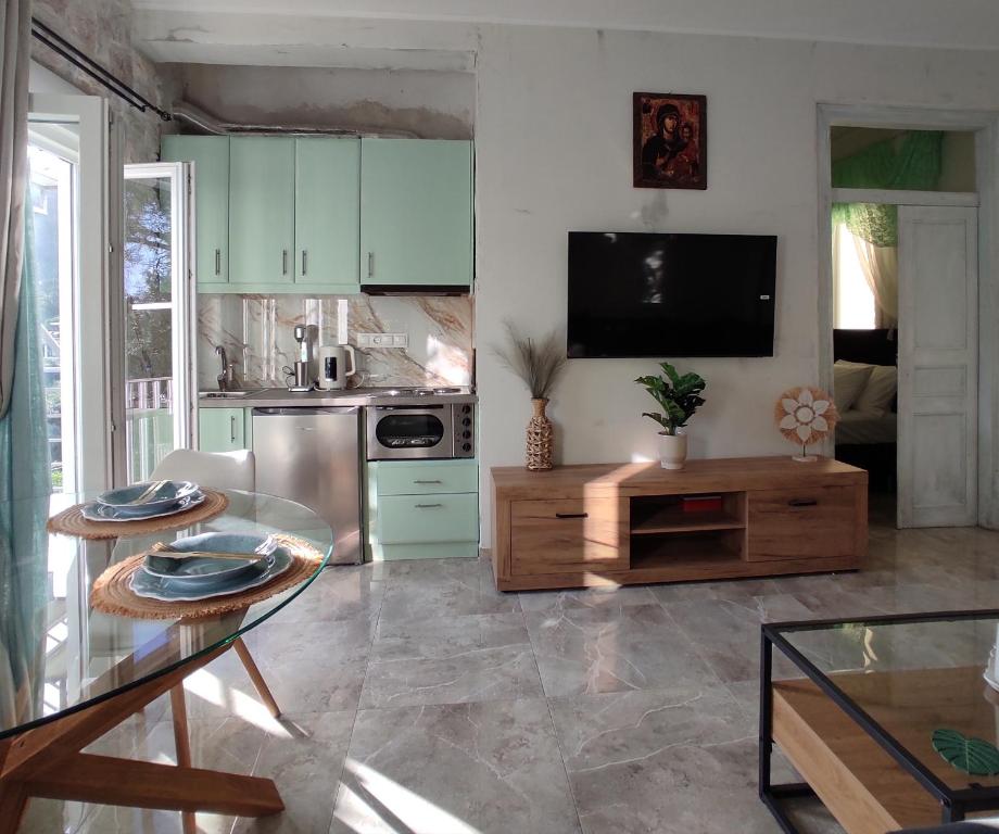 Kuchyň nebo kuchyňský kout v ubytování Pantanassa House