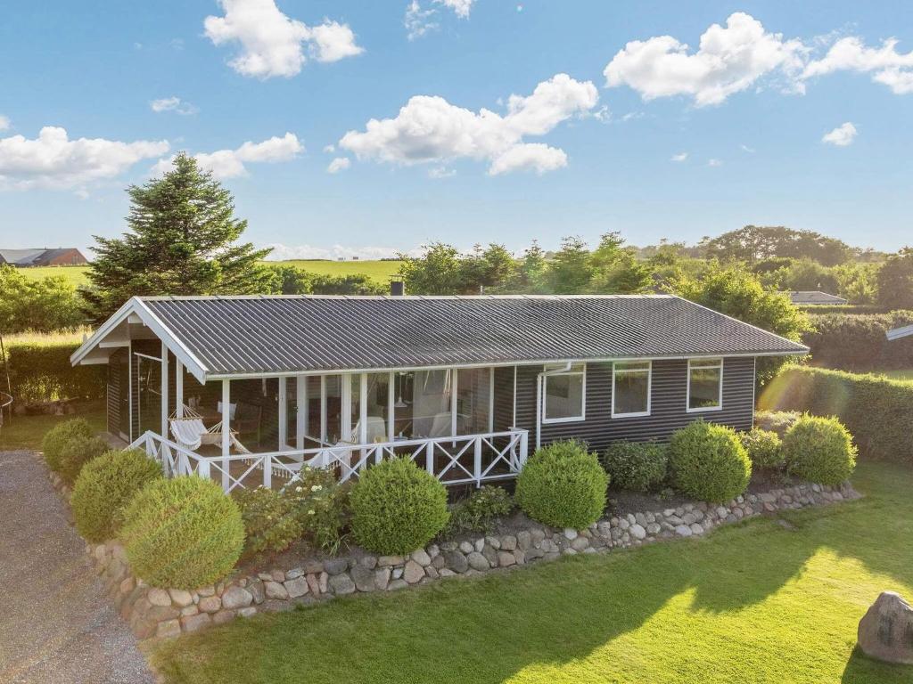 Κήπος έξω από το 5 person holiday home in Roslev-By Traum