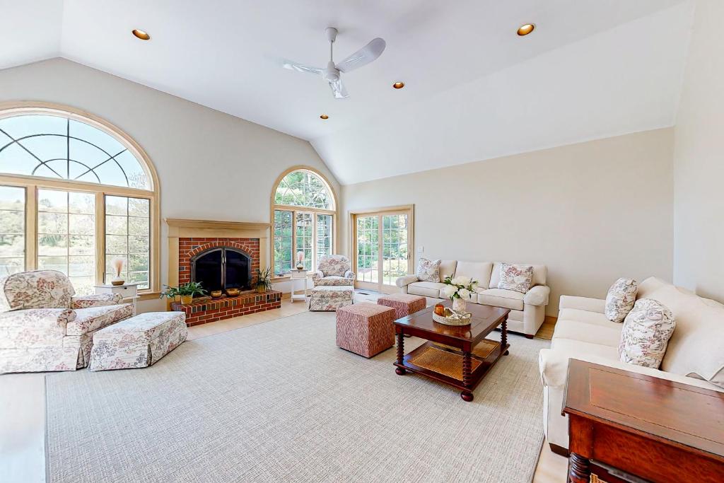 Waterview Wonder, Marstons Mills (updated prices 2024)