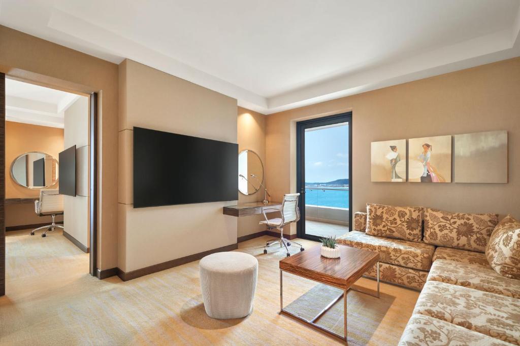 Suite Executive 1 Phòng Ngủ Có Tầm Nhìn Ra Biển Và Ban Công