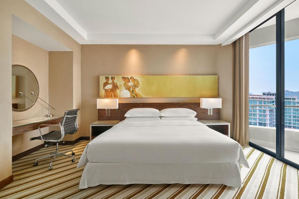 Suite Có Giường Cỡ King Với Ban Công Nhìn Ra Biển