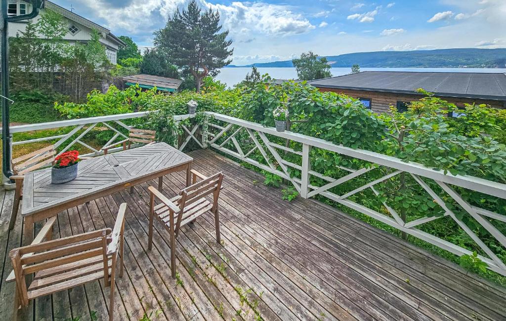Φωτογραφία από το άλμπουμ του Lovely Home In Klokkarstua With House Sea View σε Ustad