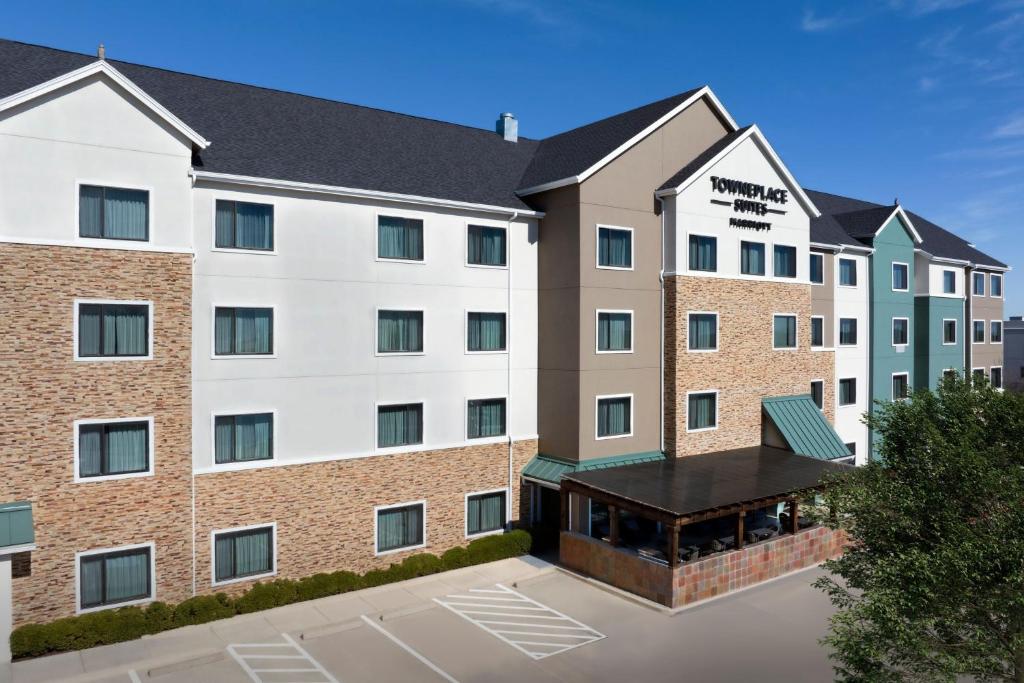 a rendering of the front of a hotel at TownePlace Suites Dallas DeSoto in DeSoto