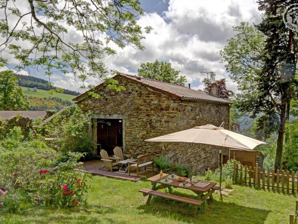 Gîte confortable à Saint-Étienne, 2 chambres, terrasse, poêle à granulés, proche commodités - FR-1-496-38 - Casa De Vacaciones (4 Adultos)