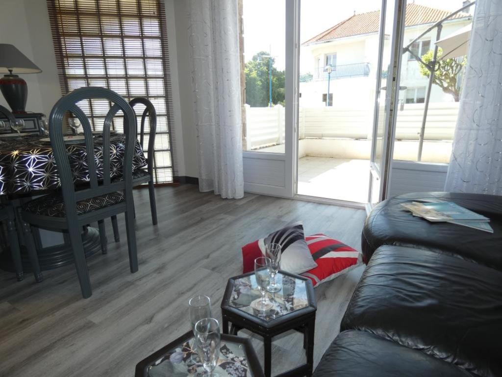 Posedenie v ubytovaní Appartement 4 pers, terrasse, proche plage/commerces - Notre-Dame-de-Monts - FR-1-540-190
