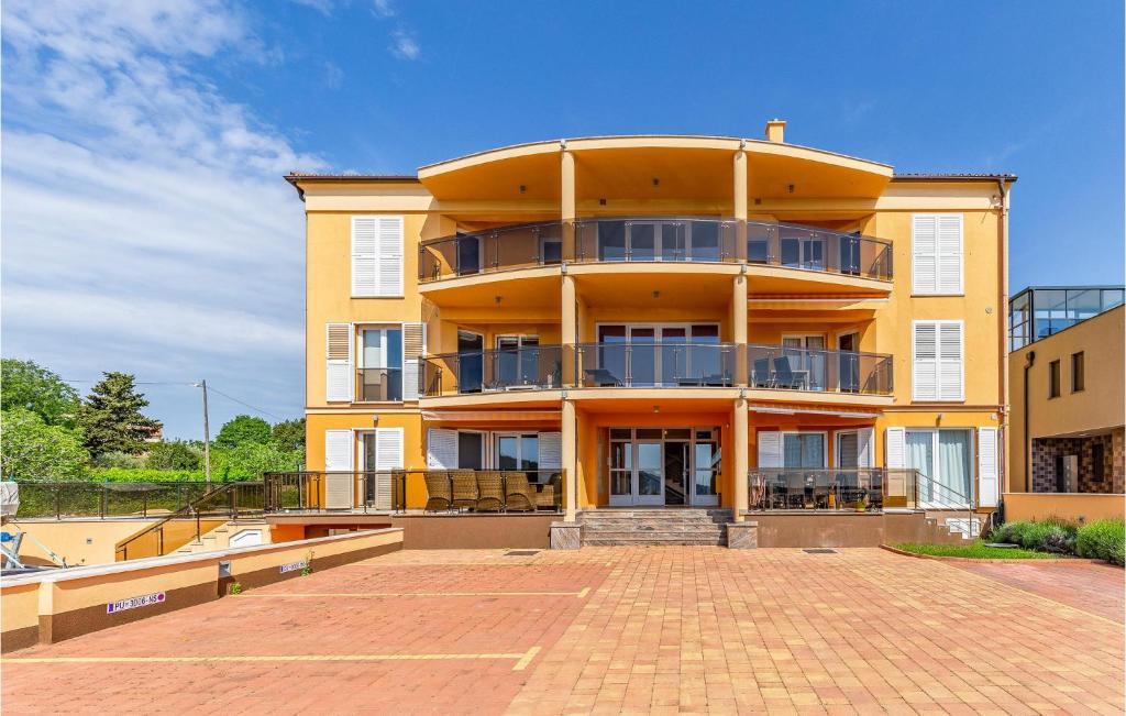Budynek, w którym mieści się apartament