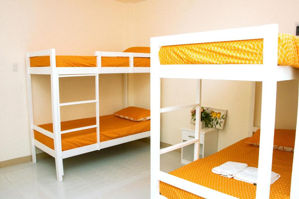 Palanda nebo palandy na pokoji v ubytování Amar Residence