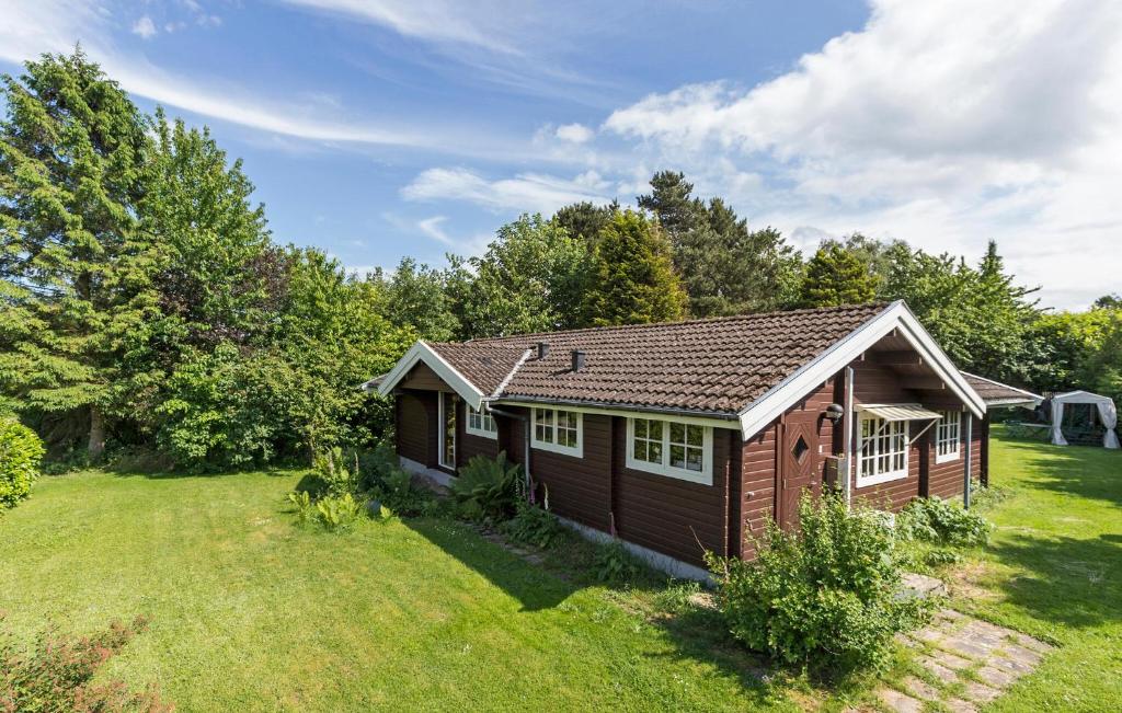 Zahrada ubytování Nice Home In Frederiksværk With Wifi