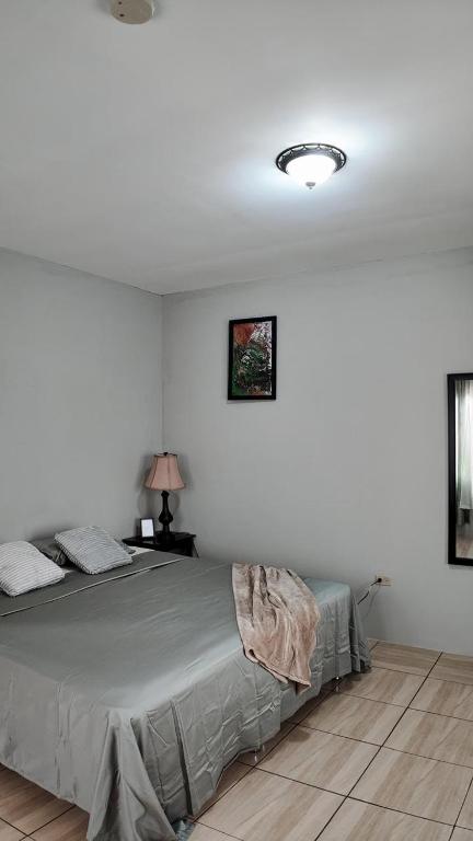 Hidden Treasures Bed & Breakfast - Комната короля