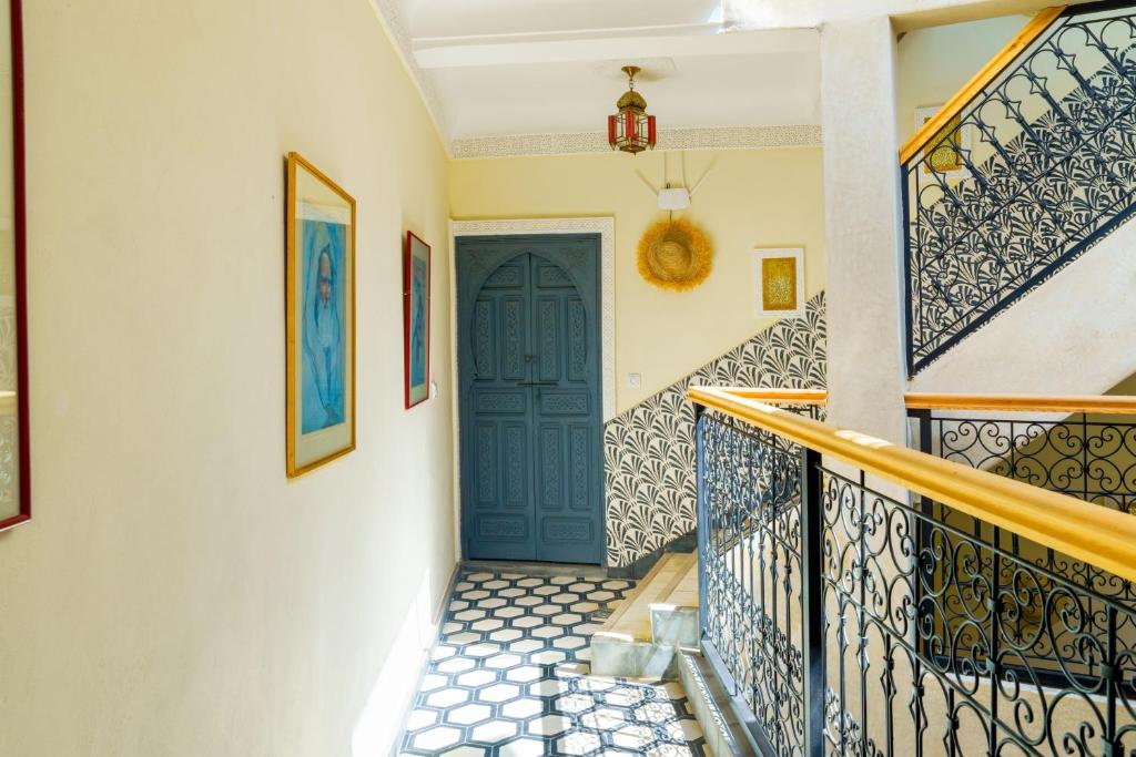 Foto de la galeria de Riad Privatif , piscine & petit déjeuner gratuit - Internet Wifi Fibre Optique -Top Location a Marràqueix