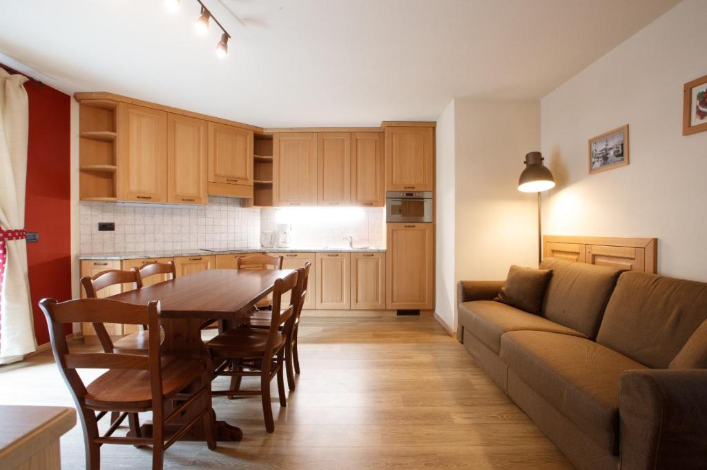 Kuchyň nebo kuchyňský kout v ubytování Chalet Silvi Residence