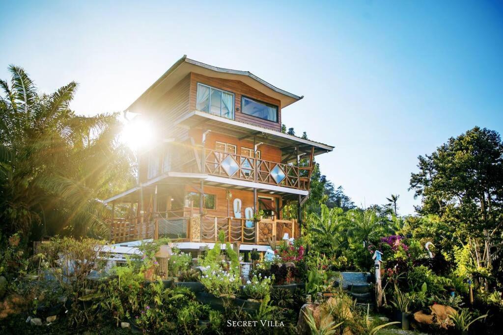 Zahrada ubytování Secret Villa Kudat