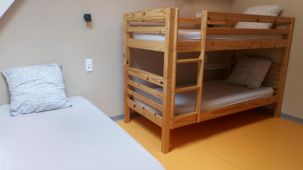 Ostal Scrignac - Gîte d'étape de la Gare - Comfort Triple Room Met Douche