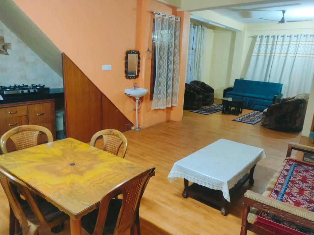 Thakur Apartment - Apartamento De Dos Dormitorios