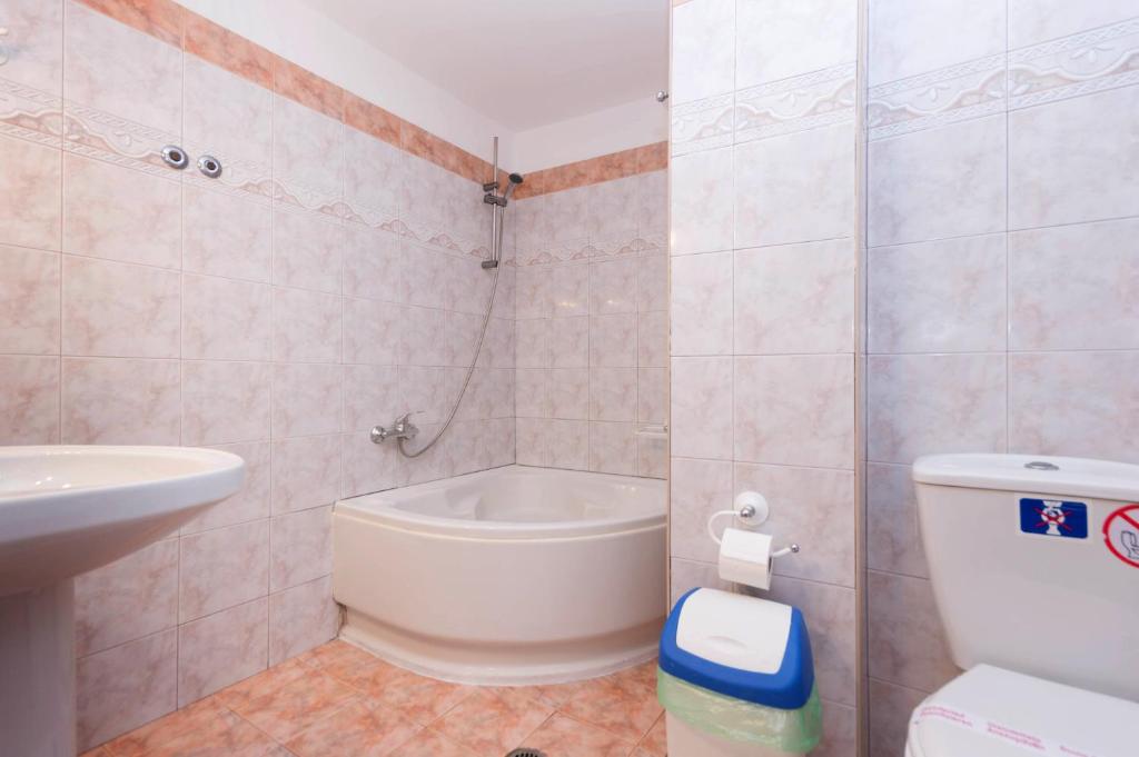 Koupelna v ubytování Villa Baronnos