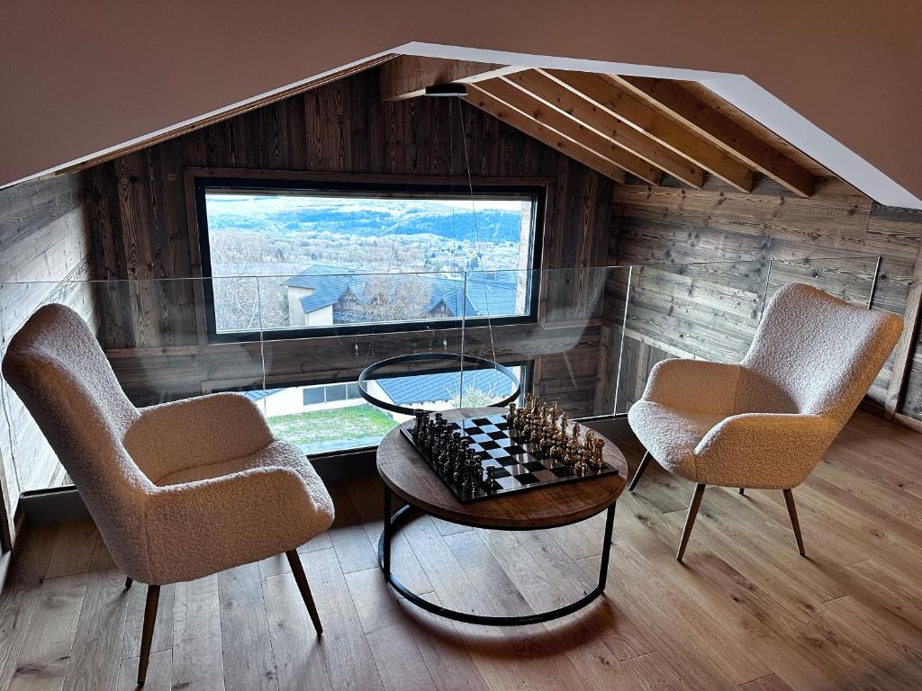TV a/nebo společenská místnost v ubytování Chalet du rocher Font Romeu