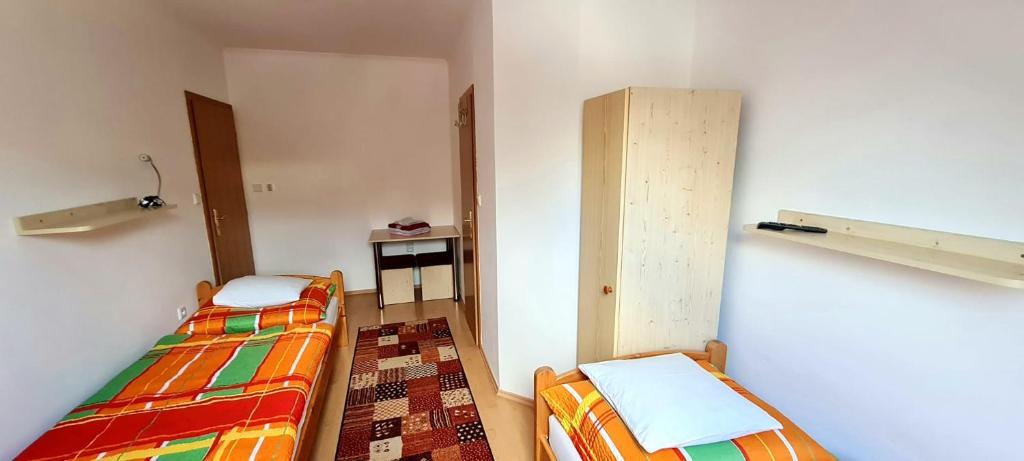 Ubytování v soukromí Olomučany - Triple Room With Bathroom