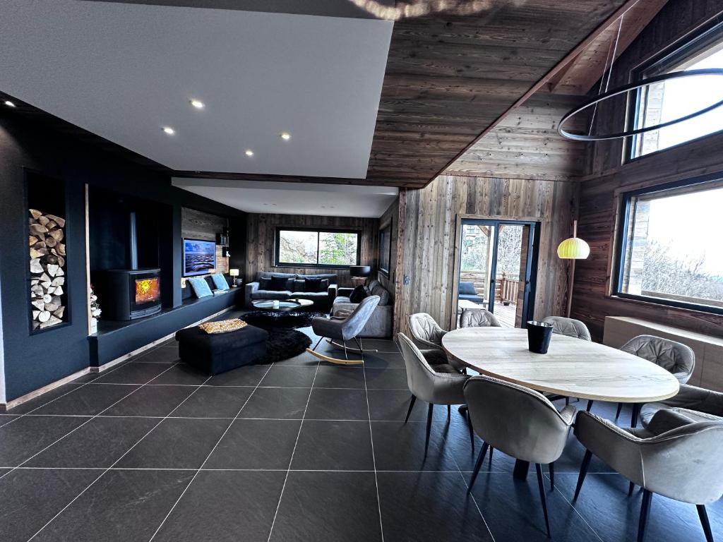 Posezení v ubytování Chalet du rocher Font Romeu