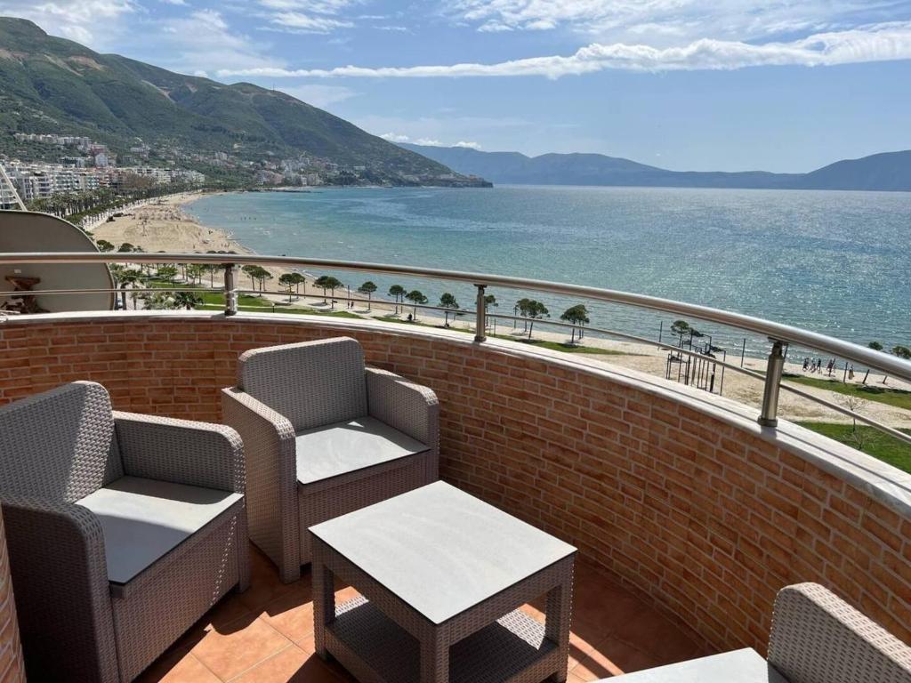 Luxurious 3-Bedroom Beachfront Suite by ApartmentsVloraHolidays