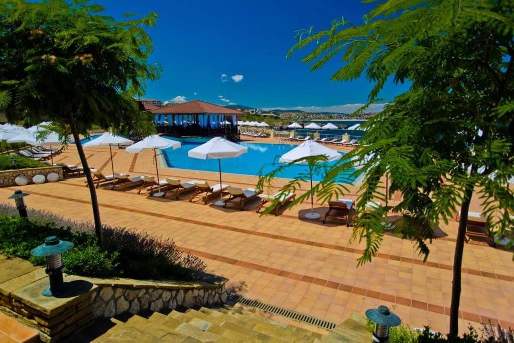 Bazén v ubytování Sozopolis Holiday Village nebo v jeho okolí