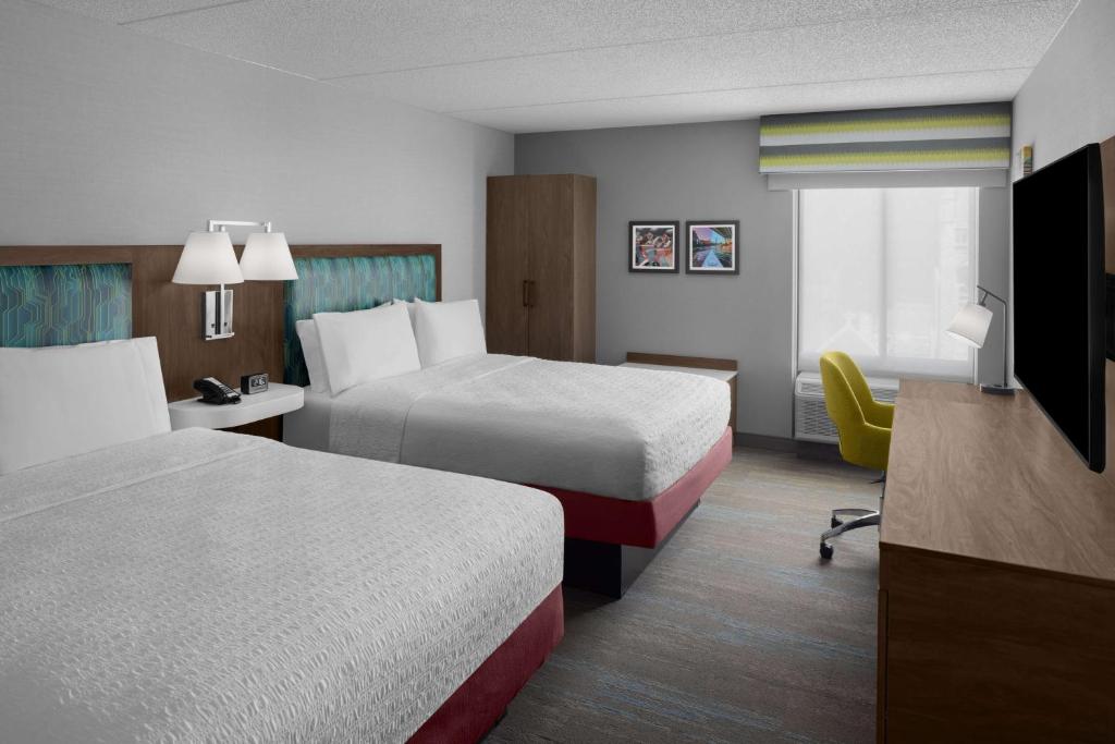 Hampton Inn Cleveland-Downtown - 