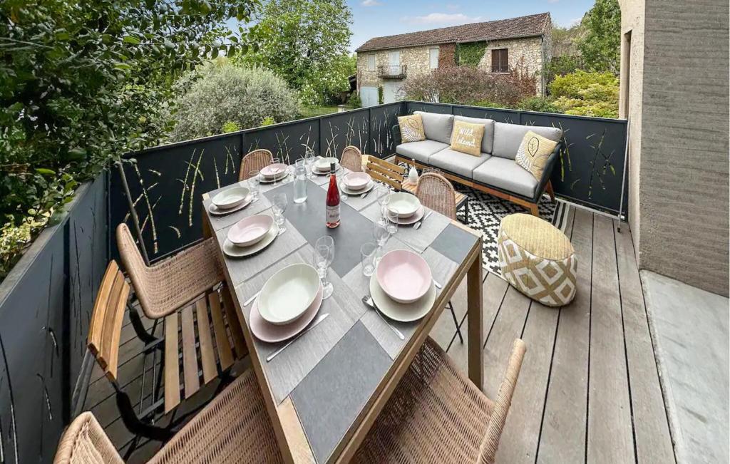 Photo de la galerie de l'établissement 3 Bedroom Amazing Home In Goudargues, à Goudargues