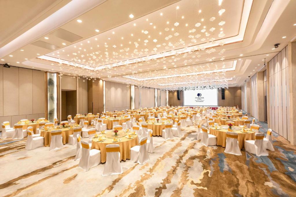 Fotografie z fotogalerie ubytování DoubleTree by Hilton Hotel Shenzhen Longhua, Near Huawei, Foxcnn, Shenzhen North Railway, Uniwalk & Uniworld Shopping Mall, Sam's Club v destinaci Šen-čen