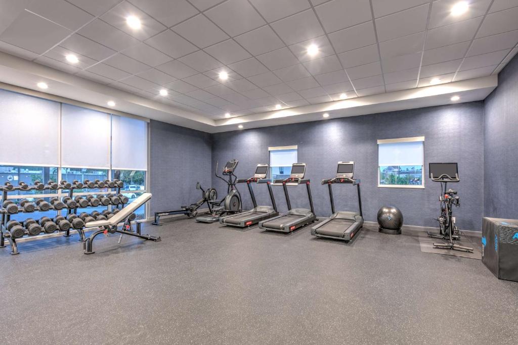 Fitness centrum a/nebo fitness zařízení v ubytování Home2 Suites By Hilton Huntsville, Tx