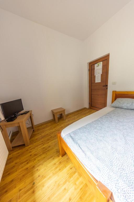 Postel nebo postele na pokoji v ubytování Hostel Gurasada