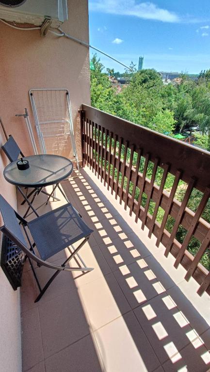 Balkón alebo terasa v ubytovaní NewIsland Family Apartman