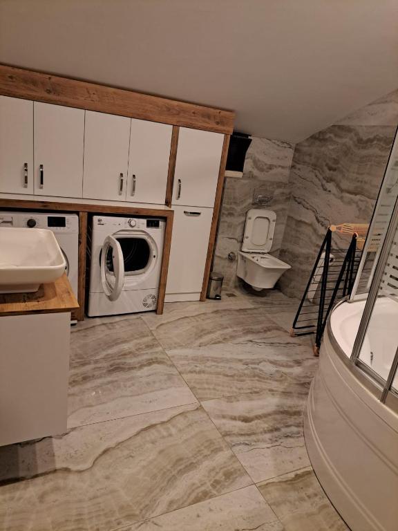 فضای داخلی Villa Nimo 5 plus 1 for Rent with Private Pool در آنتالیا - تصویر ۳