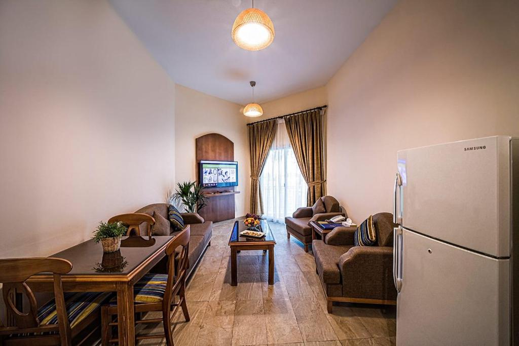 Area soggiorno di Umm Al Quwain Beach Hotel