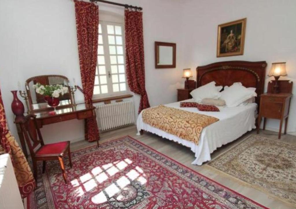 Postel nebo postele na pokoji v ubytování Villa Aimée Luxury Apartments with Heated Pool