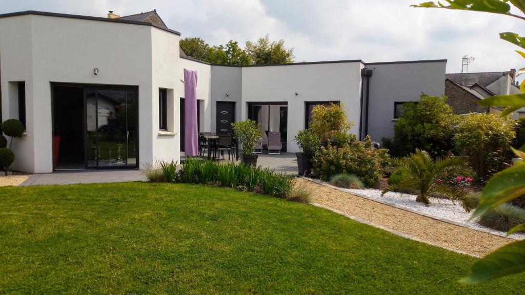 Zahrada ubytování Très belle maison avec SPA extérieur