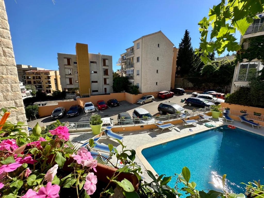 Swimmingpoolen hos eller tæt på Sun Bay Petrovac