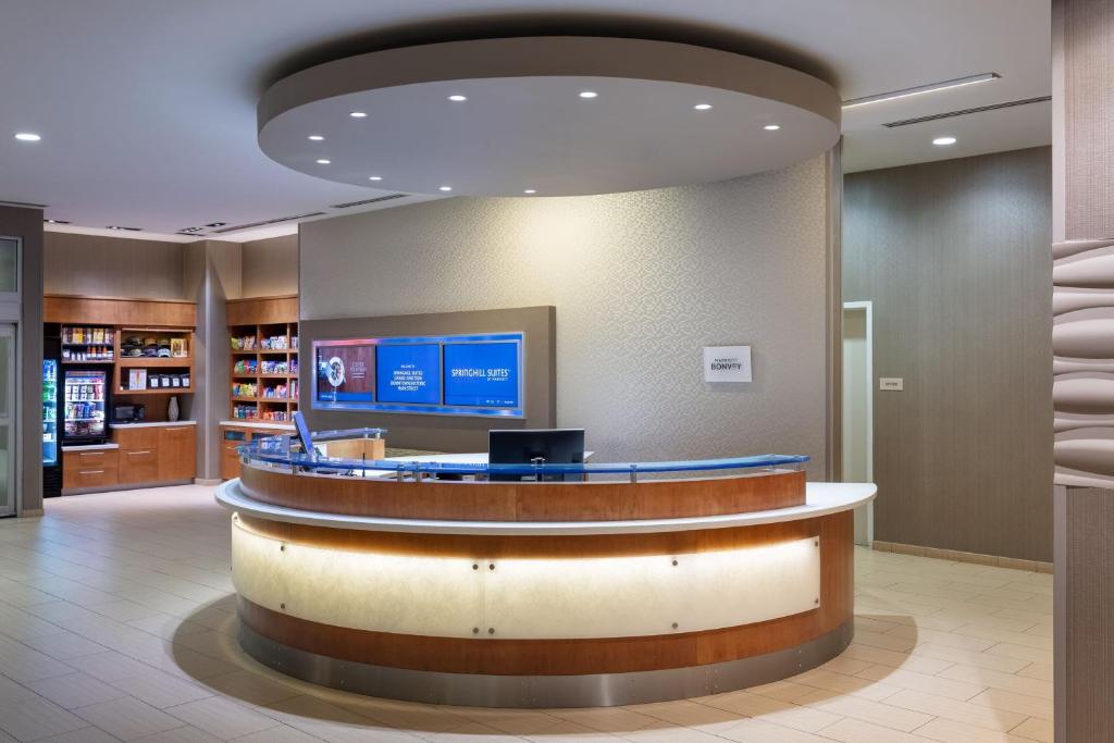 Vstupní hala nebo recepce v ubytování SpringHill Suites by Marriott Grand Junction Downtown/Historic Main Street