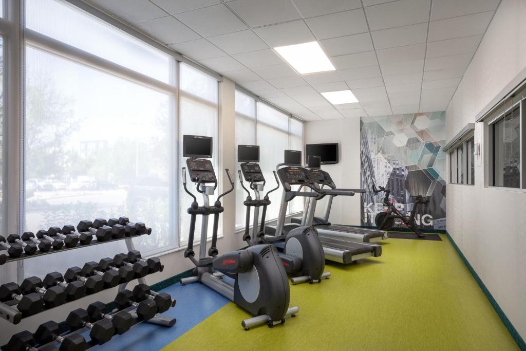 Fitness centrum a/nebo fitness zařízení v ubytování SpringHill Suites by Marriott Grand Junction Downtown/Historic Main Street