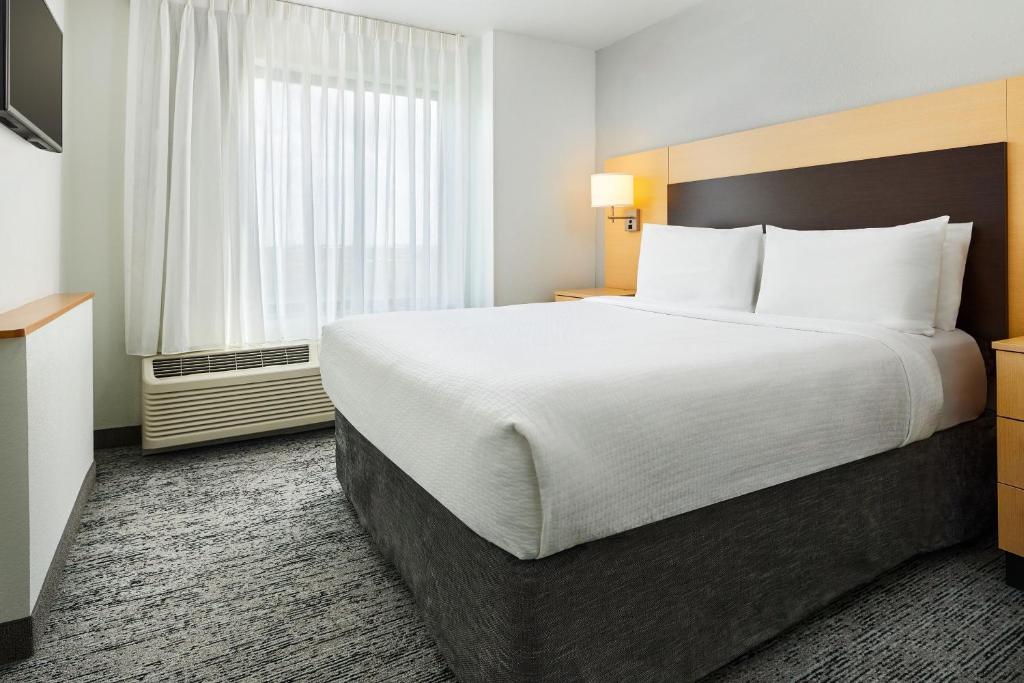 TownePlace Suites by Marriott Garden City - Two-Bedroom Suite