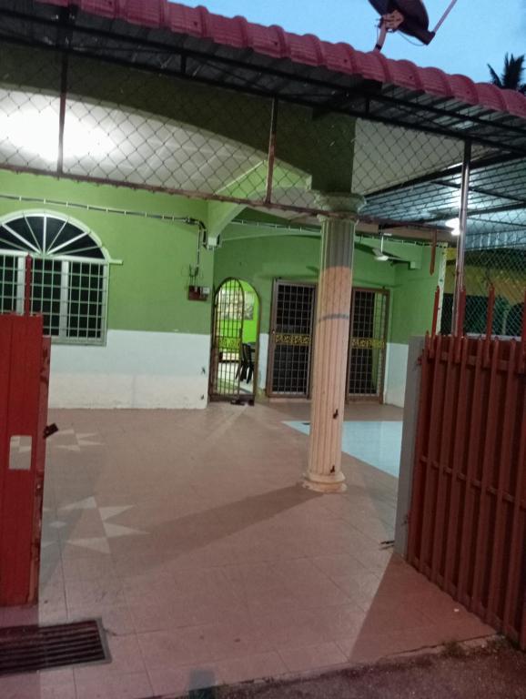 Billede fra billedgalleriet på Homestay semi D 4 bilik queen i Kampong Sungai Che Lias